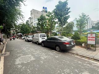 Bán lô đất mặt vườn hoa phố trạm, ô tô tránh, 120m2, mặt tiền 5m, giá chỉ nhỉnh 26 tỷ.
