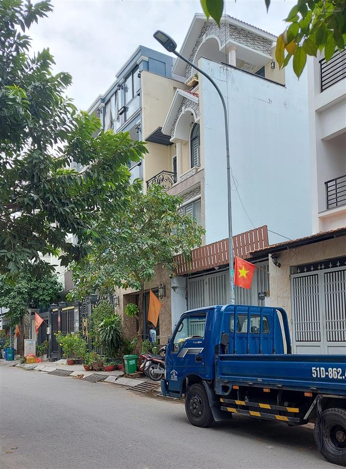 Nhà 4 tầng mặt tiền đường số, khu vip sau chung cư ecogreen quận 7  ngang 5m  18.x tỷ