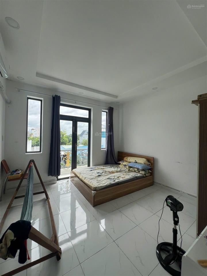 Chính chủ bán nhà 3 tầng, 64m2, ngang 4m, quốc lộ 50, chỉ 2.6 tỷ