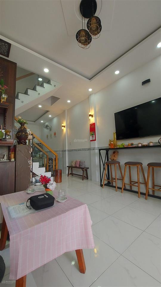 Chính chủ bán nhà 3 tầng, 64m2, ngang 4m, quốc lộ 50, chỉ 2.6 tỷ