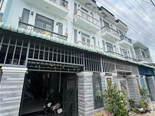 Chính chủ bán nhà 3 tầng, 64m2, ngang 4m, quốc lộ 50, chỉ 2.6 tỷ