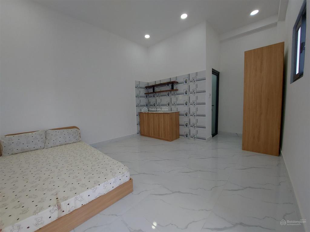 Chdv 6pn sau lưng lotte q7, cách mt lê văn lương 50m, ngang lớn 5.5m, dòng tiền 480 triệu
