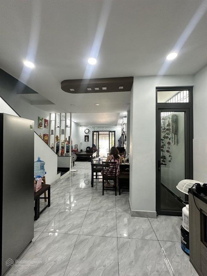 Chính chủ bán nhà mtkd trần phú, p. an đông, 3 tầng, ngang lớn 6m, nở hậu đẹp, kqh