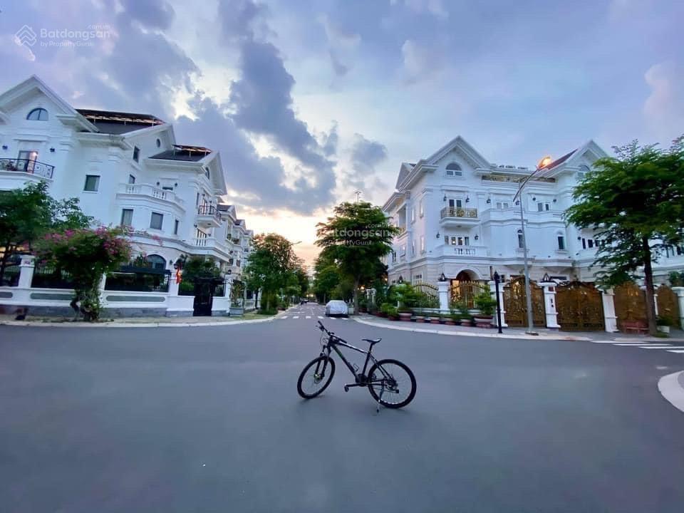 Bán căn biệt thự cityland garden hills có mặt tiền sau dương quảng hàm 230m2 giá tốt chỉ 67,9tỷ