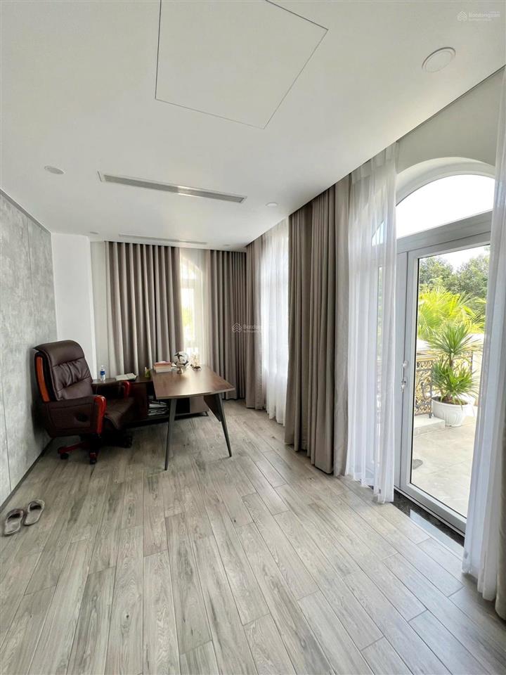 Siêu hiếm!!95tỷ sở hữu căn biệt thự view sông có thang máy full nội thất cao cấp 30tỷ,pháp lí chuẩn