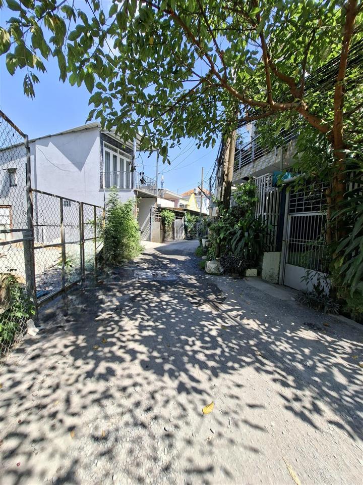 Ăn tết lớn  bán gấp trước tết lô đất 62.6m2, sát ngã 3 lò lu  lã xuân oai, sổ hồng riêng