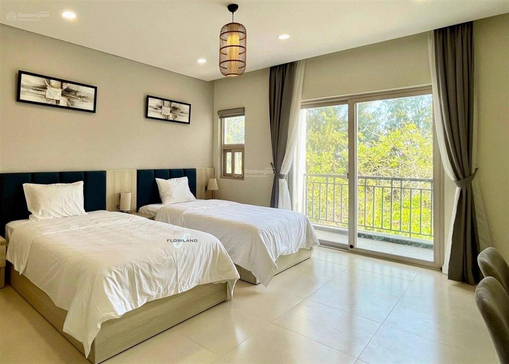 Bán nhà full nội thất 5 phòng ngủ tại kđt golden bay cách biển bãi dài 1km