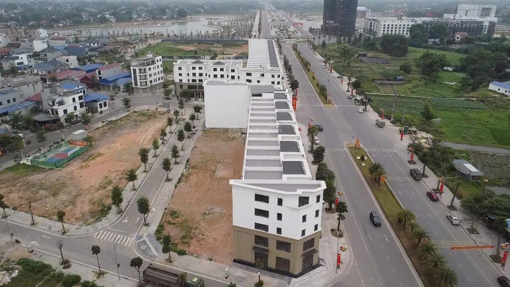 Bán lô đất vàng quảng trường vạn xuân  phổ yên