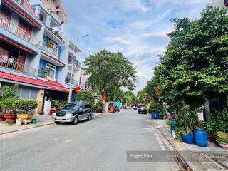 Đất mặt tiền đường 12m  cạnh trường mầm non hoa đào  90m2( 5*18)  6 ty nhỉnh  ko lỗi phong thuy