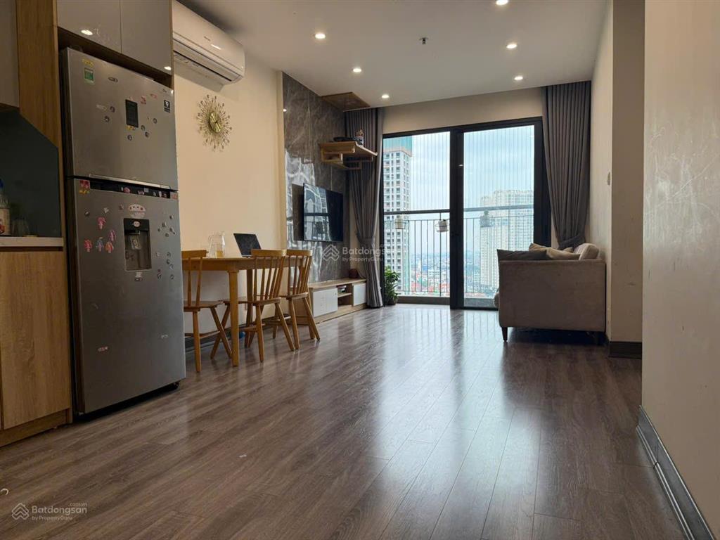 Mình chính chủ bán gấp căn hộ 2 phòng ngủ 1 vệ sinh, 55.6m2, toà s301 vinhomes smart city