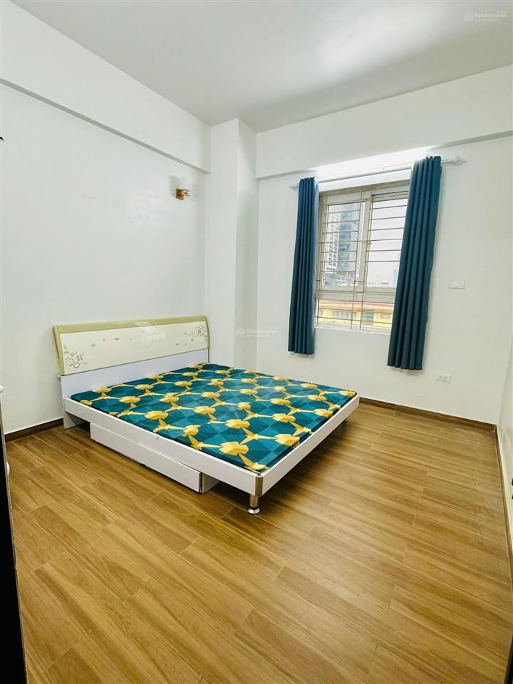 Cho thuê cc 2 ngủ, dt 65m2 tại 335 cầu giấy, giá 13,5 triệu/tháng, full nội thất, thoáng sáng.