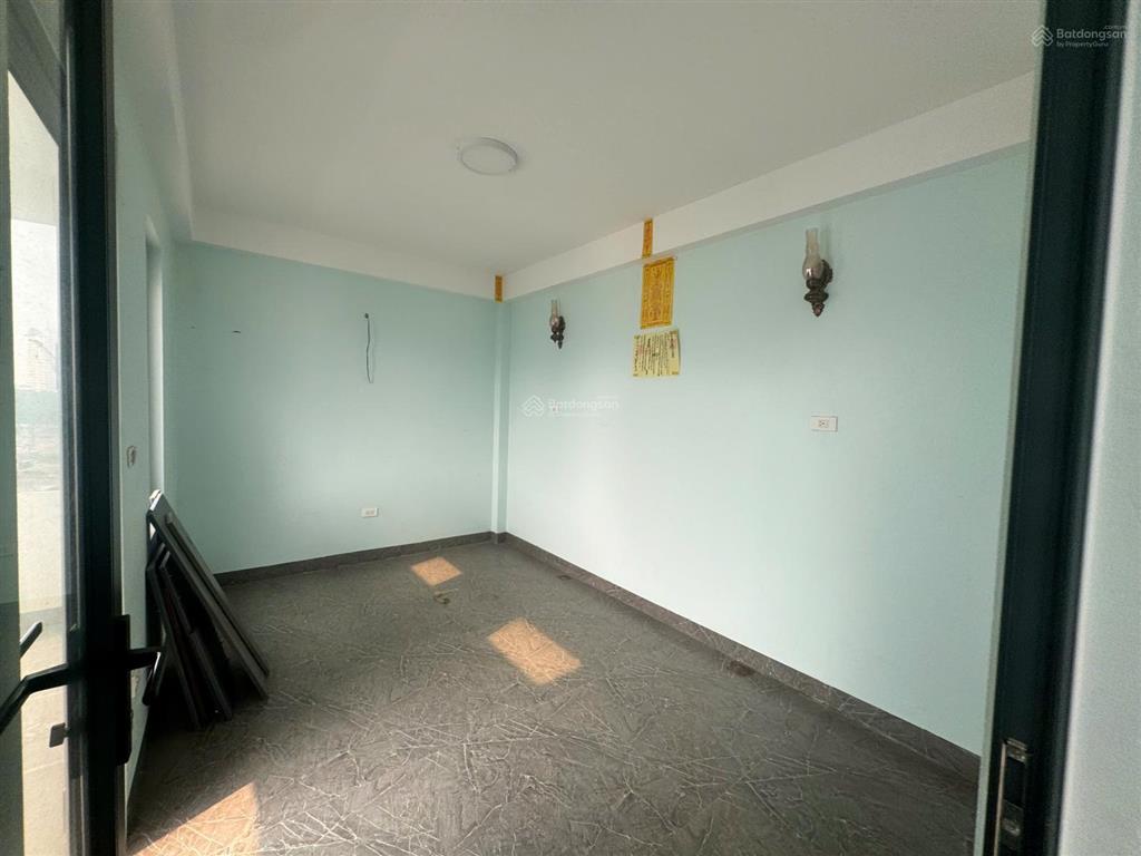 Cho thuê kho, nhà ô tô đỗ cửa, thang máy rộng 40m² chỉ 2 triệu/tháng