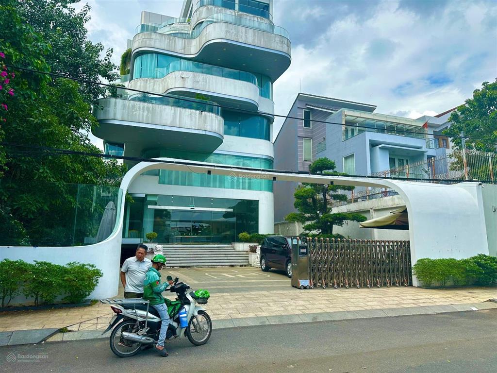 Bán đất xây cao tầng gần trần não