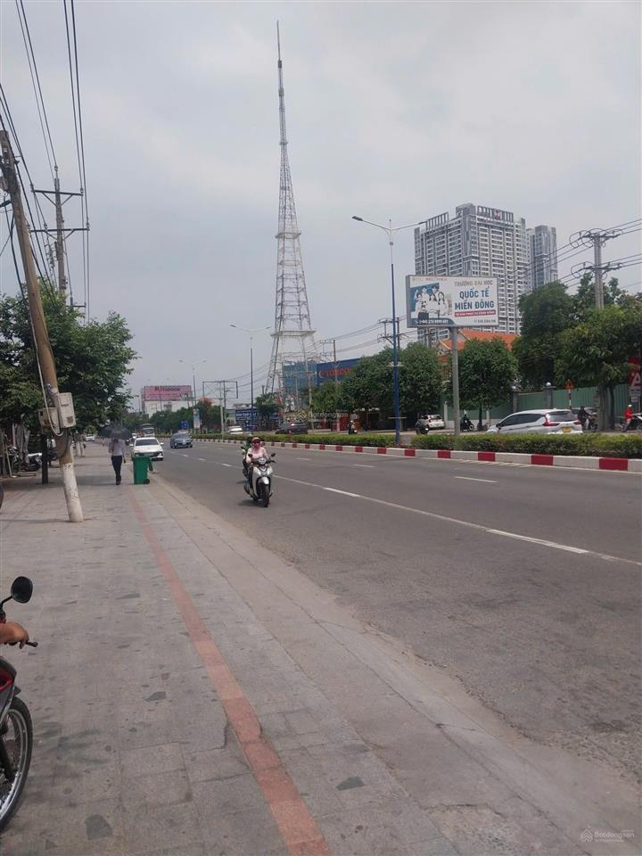 Cần bán gấp lô đất sổ sẵn ngay trung tâm thủ dầu một