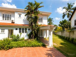 Cho thuê biệt thự 1300m2 thảo điền, mặt tiền nguyễn ư dĩ, giá thuê 15.000 usd