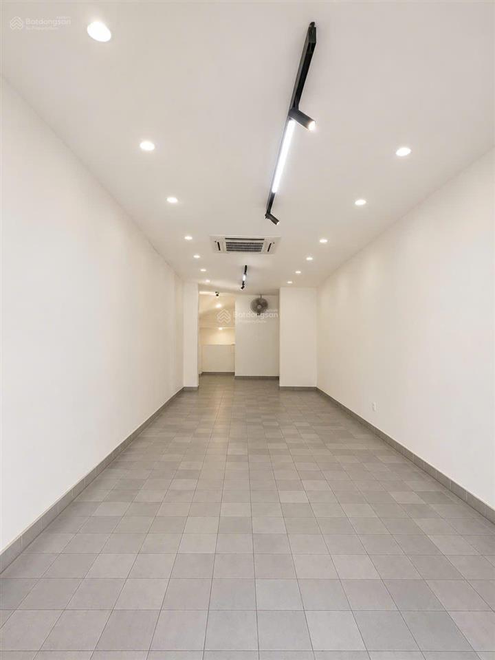 Cho thuê nhà mặt tiền đường quốc hương, thảo điền, 2 lầu, 4pn, 4wc, có máy lạnh,  0947 630 ***