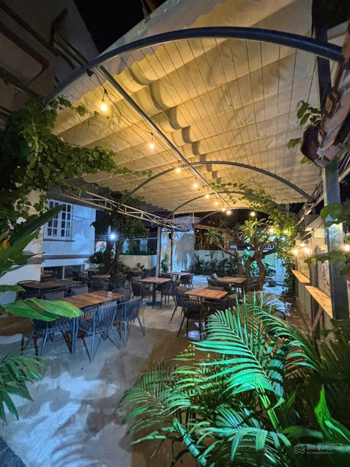 Cho thuê villa mặt tiền nguyễn văn hưởng,1000m2, 2 lầu, có hồ bơi, chỉ 6000usd,  0947 630 ***