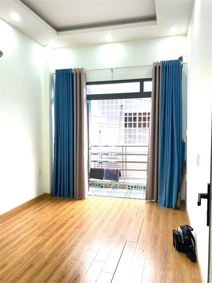 Cho thuê nhà đẹp hẻm rộng đường nguyễn hữu cảnh 2pn 2wc dtsd 70m2 15 triệu/tháng,  0947 630 ***