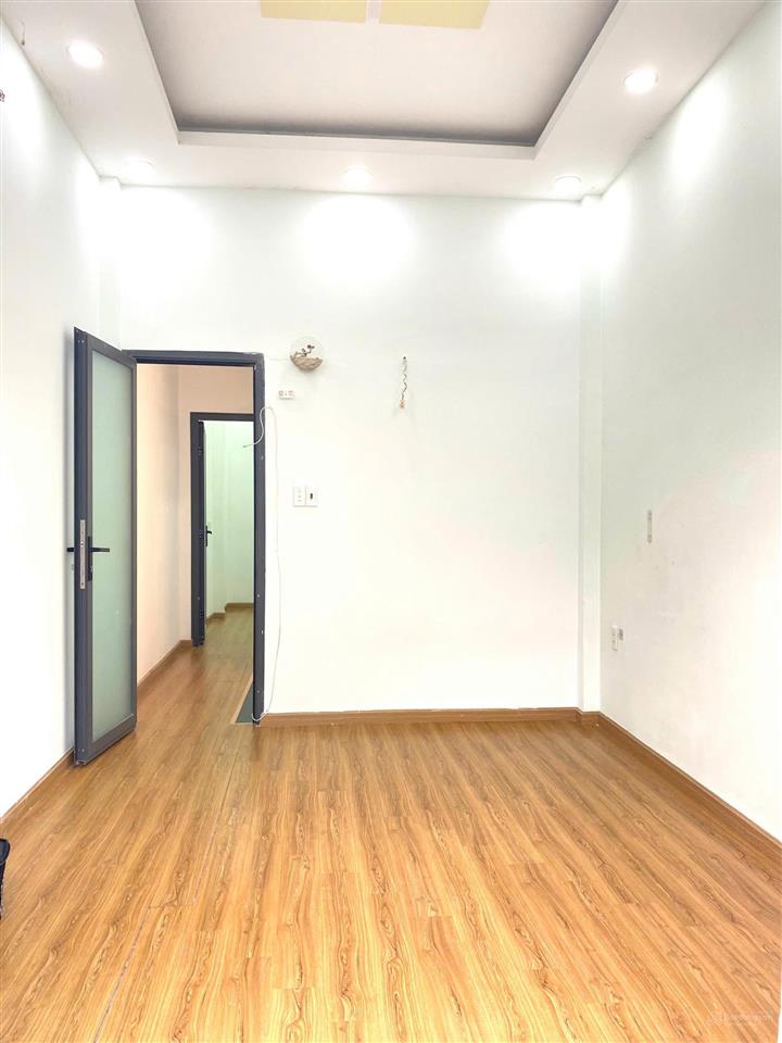 Cho thuê nhà đẹp hẻm rộng đường nguyễn hữu cảnh 2pn 2wc dtsd 70m2 15 triệu/tháng,  0947 630 ***