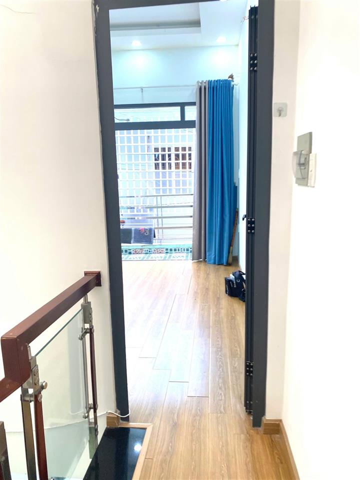 Cho thuê nhà đẹp hẻm rộng đường nguyễn hữu cảnh 2pn 2wc dtsd 70m2 15 triệu/tháng,  0947 630 ***