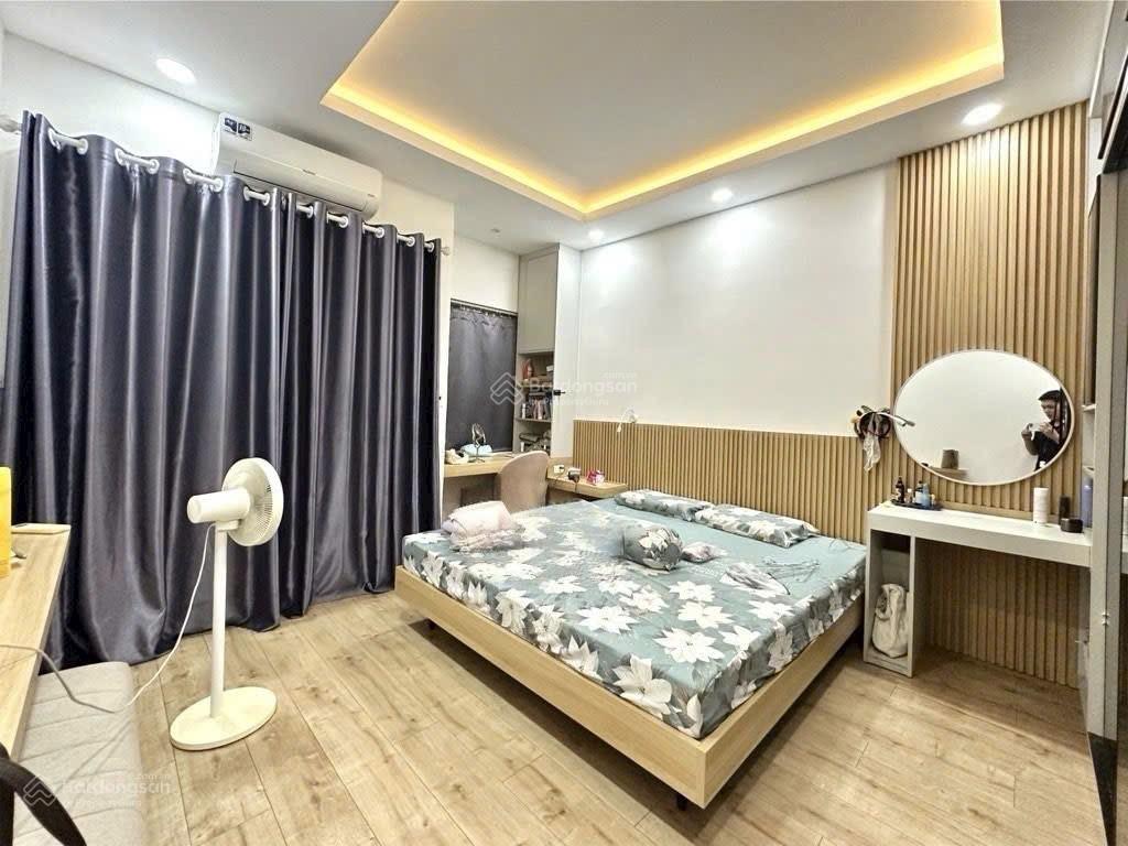 Phan xích long  hẻm xe hơi 5m 1 trục  sát mặt tiền  kinh doanh tốt  52m2 nở hậu chỉ 9t tl