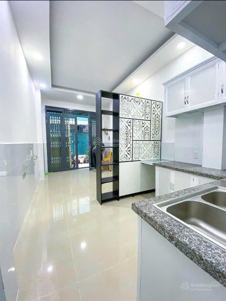 Ra phạm văn chiêu 200m. gần chợ, trường học