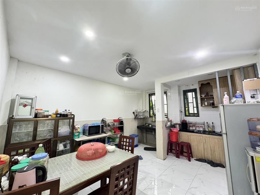 Nhà 2 tầng  thổ cư 87m2 nớ hậu, 3pn
( có pn cho người lớn tuổi ở dưới)  hẻm xe hơi đỗ cổng