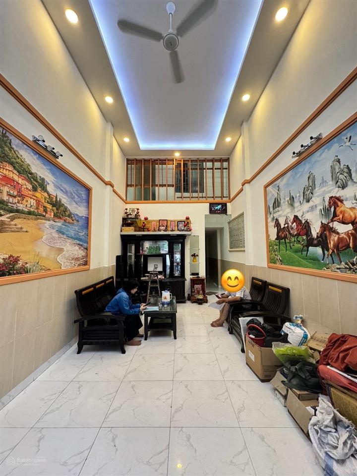 Nhà 2 tầng  thổ cư 87m2 nớ hậu, 3pn
( có pn cho người lớn tuổi ở dưới)  hẻm xe hơi đỗ cổng