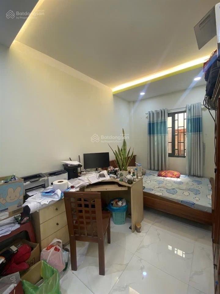 Nhà 2 tầng  thổ cư 87m2 nớ hậu, 3pn
( có pn cho người lớn tuổi ở dưới)  hẻm xe hơi đỗ cổng