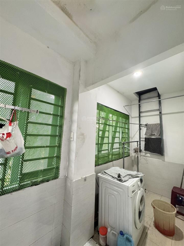 Nhà 2 tầng  thổ cư 87m2 nớ hậu, 3pn
( có pn cho người lớn tuổi ở dưới)  hẻm xe hơi đỗ cổng