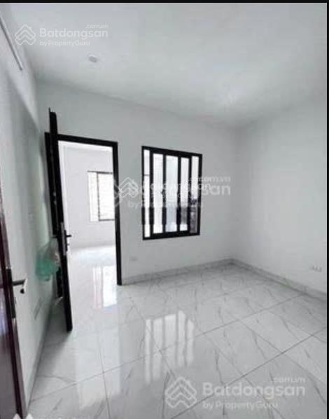 Cho thuê nhà nguyên căn mặt phố nguyễn sơn. vừa ở vừa làm vp, trung tâm tiếng anh