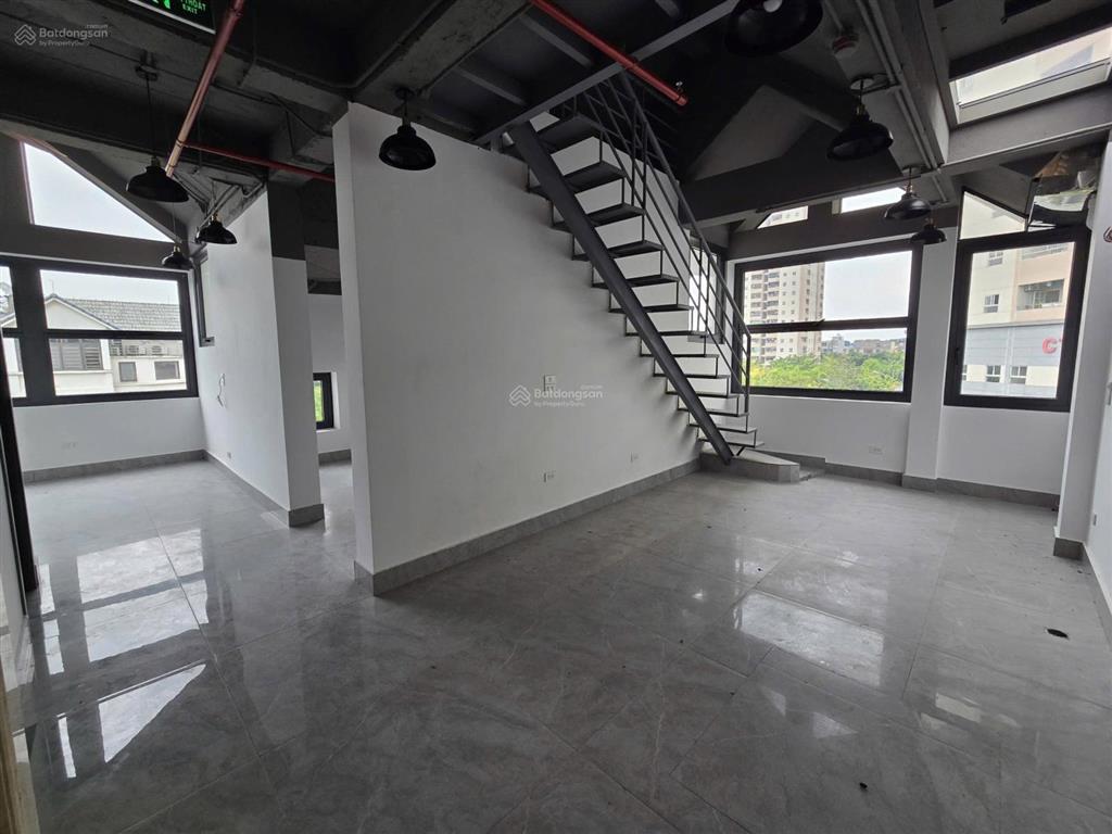 Cho thuê nguyên căn biệt thự liền kề lô góc cổ linh thạch bàn  long biên  dt 145m24tkinh doanh