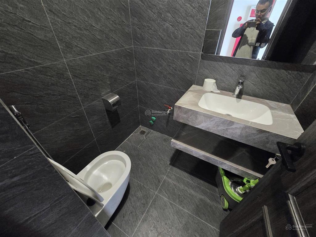 Cho thuê nguyên căn biệt thự liền kề lô góc cổ linh thạch bàn  long biên  dt 145m24tkinh doanh