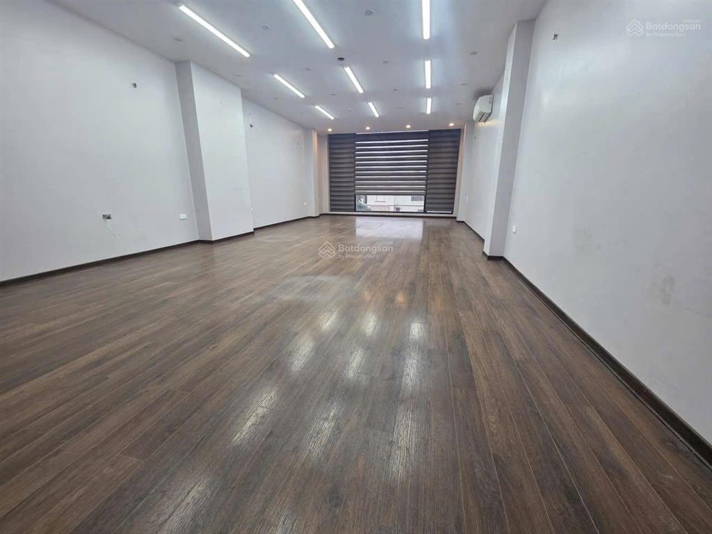 Cho thuê tòa nhà 7 tầng + hầm nguyễn sơn, nguyễn văn cừ