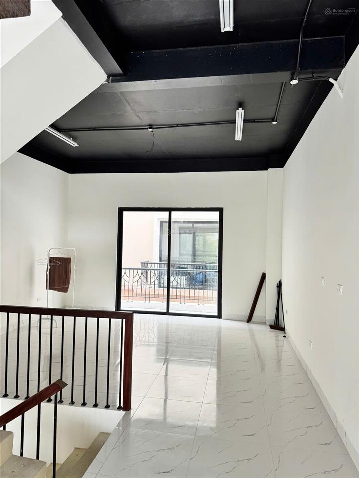 Bán gấp liền kề cọ xanh 12 view công viên giá tốt tại vhocp2, đường thông 20m,giá thỏa thuận, 75 m2
