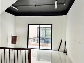 Bán gấp liền kề cọ xanh 12 view công viên giá tốt tại vhocp2, đường thông 20m,giá thỏa thuận, 75 m2