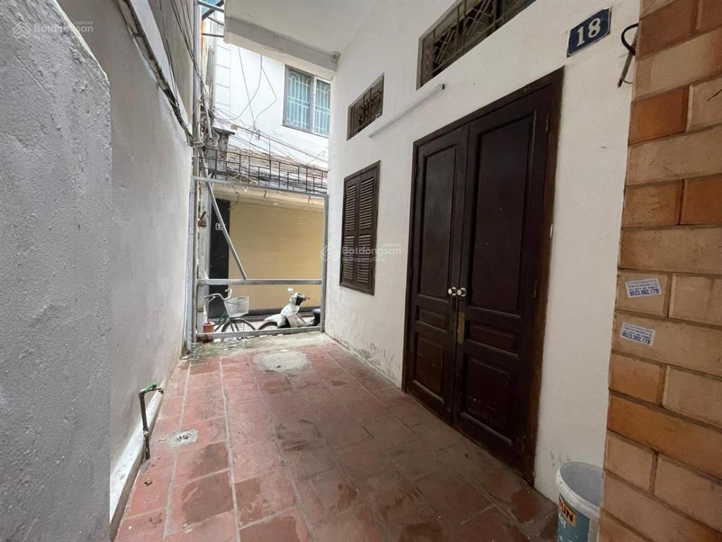 Bán đất ngọc khánh ba đình, 36m, tặng nhà 2 tầng, sổ đỏ + cho thuê 10tr/th, vị trí trung tâm