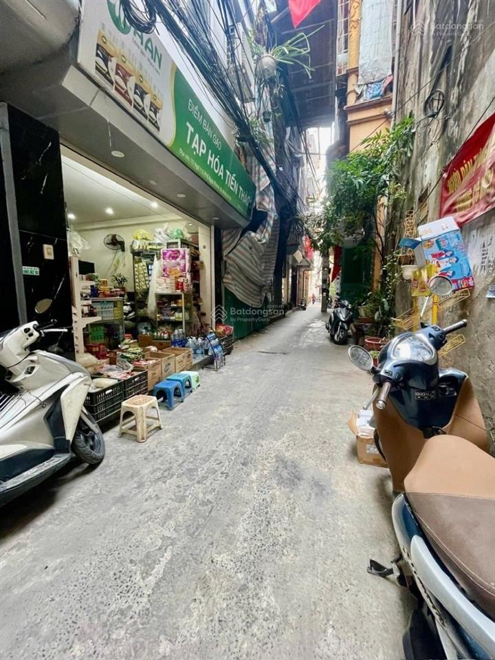 Bán đất ngọc khánh ba đình, 36m, tặng nhà 2 tầng, sổ đỏ + cho thuê 10tr/th, vị trí trung tâm