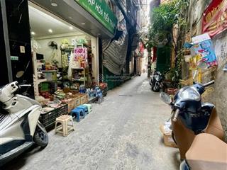 Bán đất ngọc khánh ba đình, 36m, tặng nhà 2 tầng, sổ đỏ + cho thuê 10tr/th, vị trí trung tâm