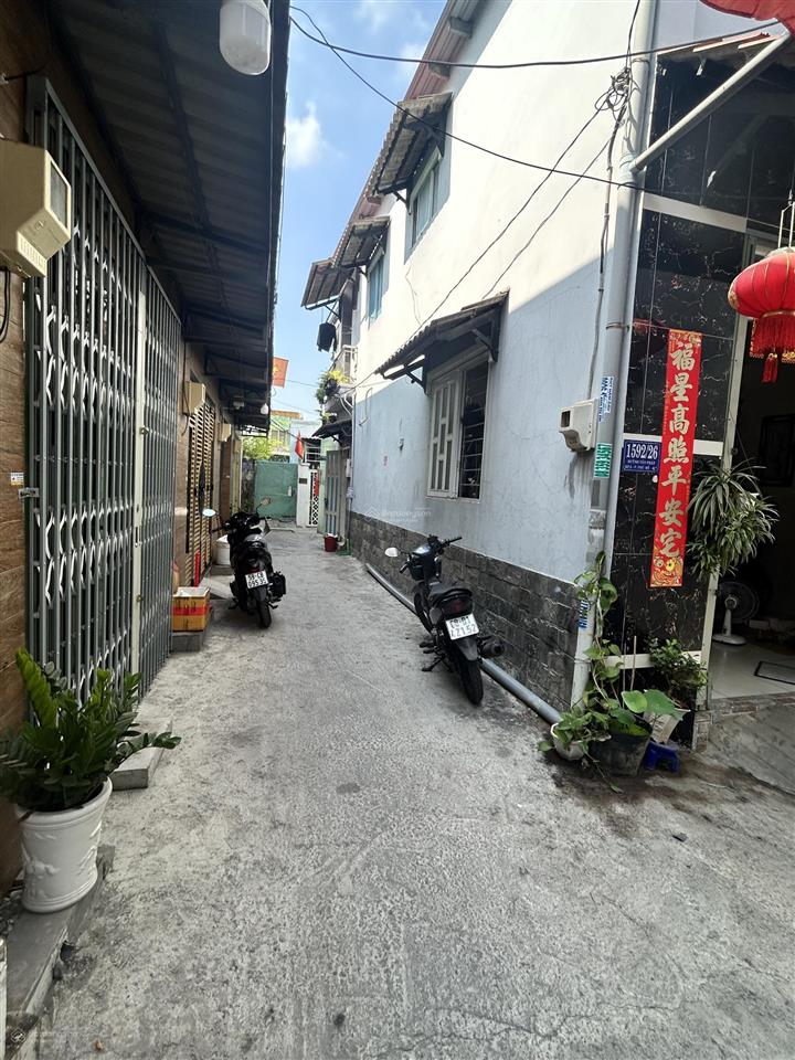 Huỳnh tấn phát, quận 7  h3g cách mặt tiền 50m 56m2 shr 3pn, 2wc chỉ 3.2 tỷ thương lượng nhẹ