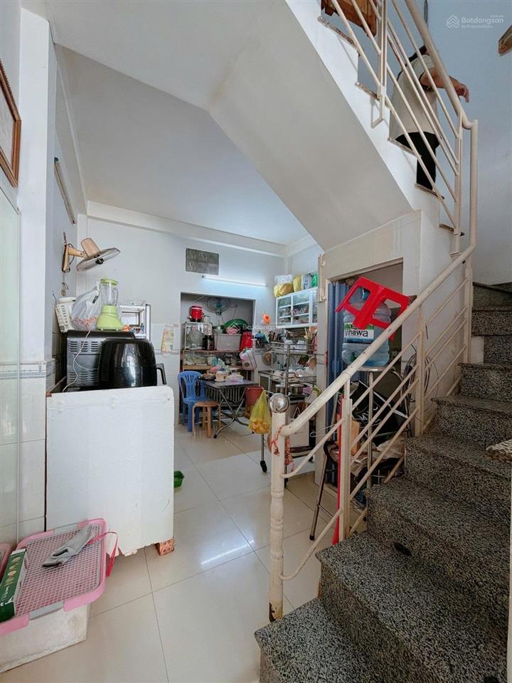 Đối diện đại học tài chính nhà 2 tầng đúc btct 37m2 quận 7 chỉ 3.68 tỷ