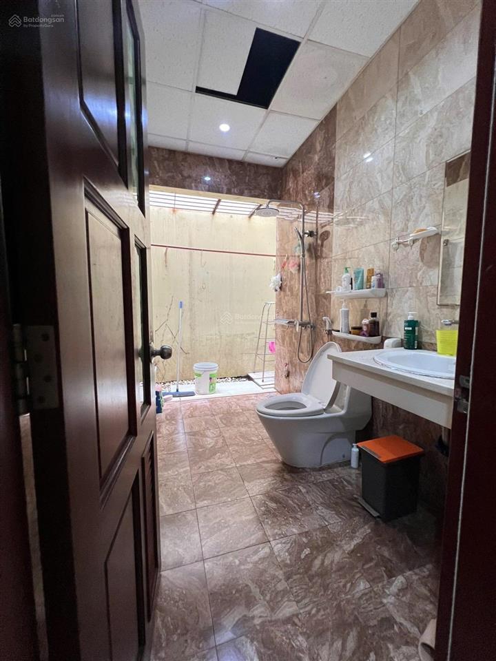 Nguyễn thị thập, quận 7  kề phú mỹ hưng  ngang (5x25) dtcn 125m2  sổ vuông a4