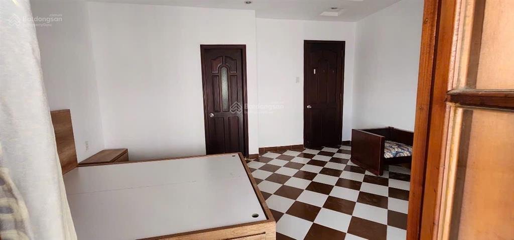 Gấp bán giảm chào 2.3 tỷ  ngay kdc phú mỹ quận 7  90m2 (5x18)  4 tầng  giá chào chỉ 12 tỷ