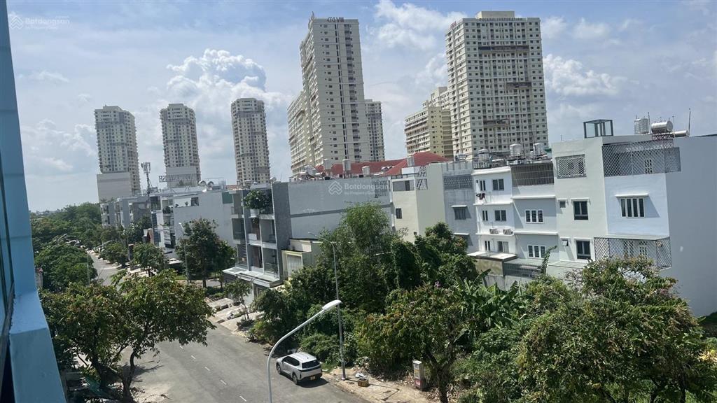 Gấp bán giảm chào 2.3 tỷ  ngay kdc phú mỹ quận 7  90m2 (5x18)  4 tầng  giá chào chỉ 12 tỷ