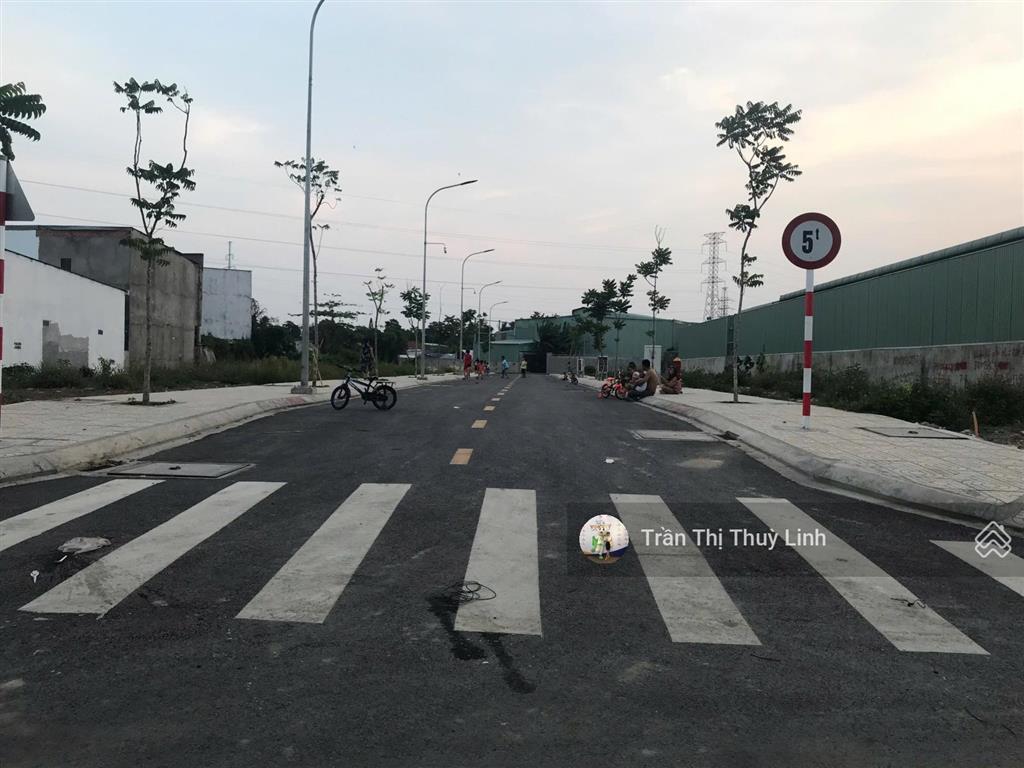 Đất đường rộng 13m, ngang 5,5m xây nhà đẹp giá chỉ 3,3 tỷ  an phú đông