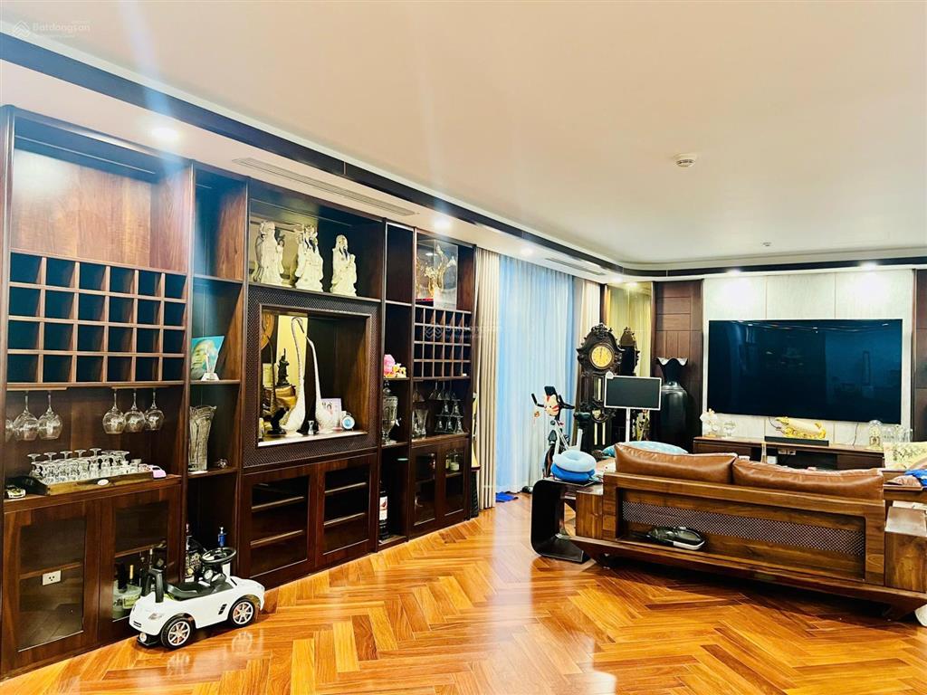 Cho thuê căn hộ 145m2 3pn + 2wc giá rẻ full nội thất tại green diamond 93 láng hạ, về ở ngay