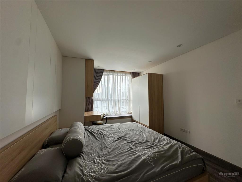 Cho thuê căn hộ giá rẻ 90m2 3pn + 2wc full nội thất tại the gloria, số 8 nguyên hồng, vào ở ngay