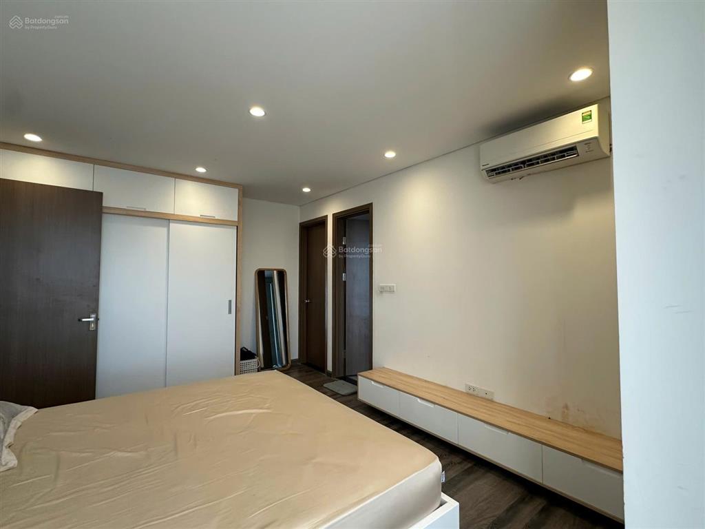 Cho thuê căn hộ giá rẻ 90m2 3pn + 2wc full nội thất tại the gloria, số 8 nguyên hồng, vào ở ngay