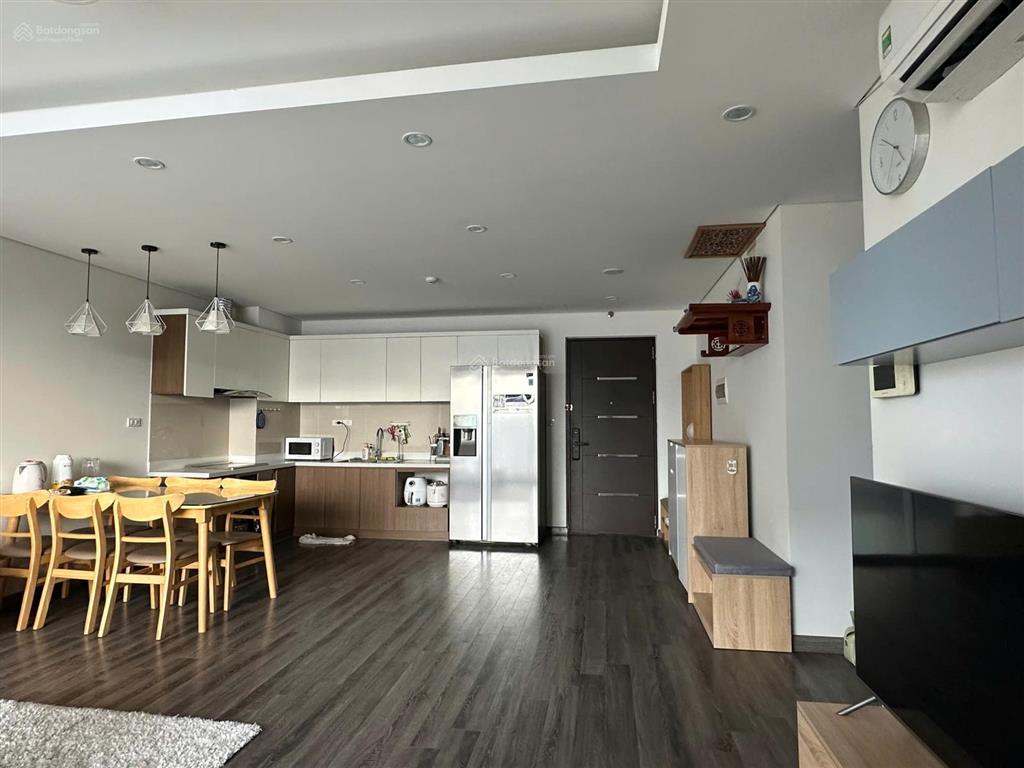 Cho thuê căn hộ giá rẻ 90m2 3pn + 2wc full nội thất tại the gloria, số 8 nguyên hồng, vào ở ngay