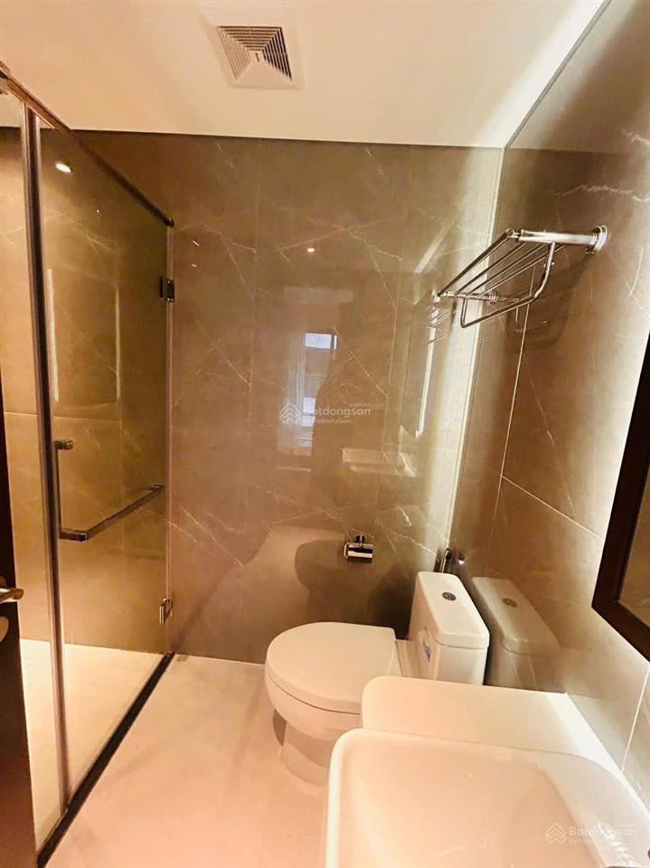 Cho thuê chcc 64m2 2pn + 2wc full nội thất cao cấp giá rẻ tại the gloria số 8 nguyên hồng